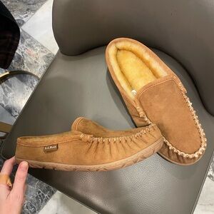 L.L. Bean women’s shearling slippers. New size 9